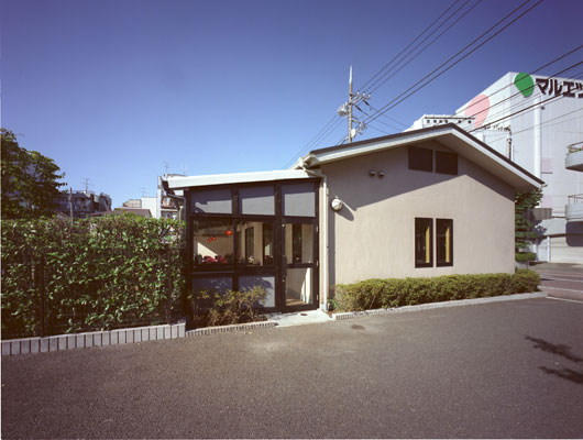 わんこ連れの方は、こちらの専用入り口を利用しましょう。