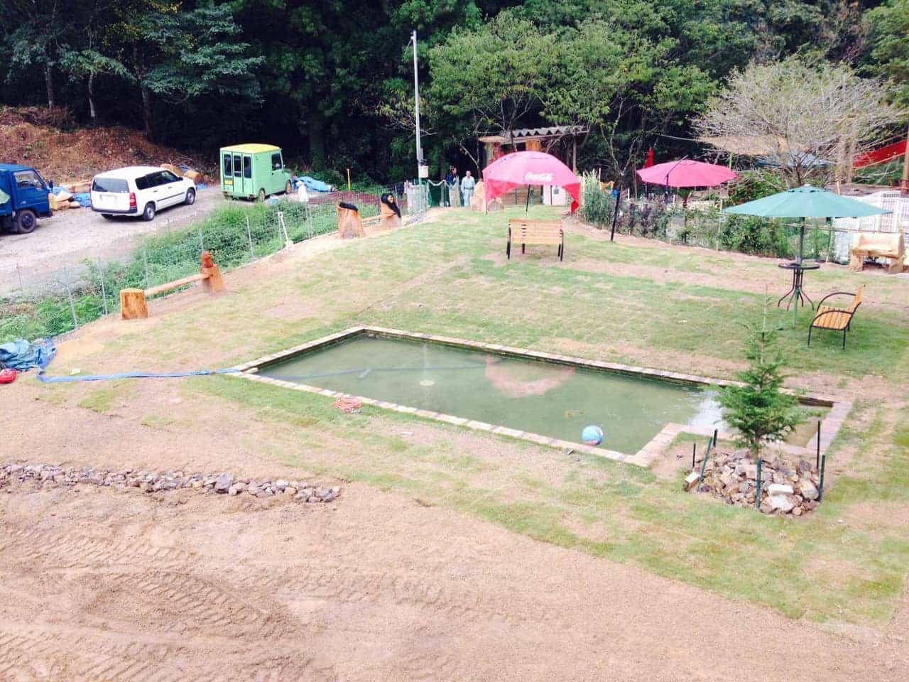 約300坪の広さを誇る山のなかのドッグラン＆オープンカフェ