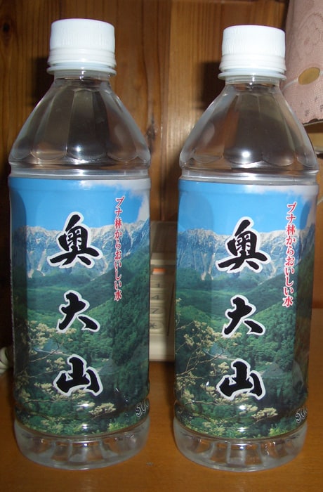 わんこにもお水のサービスが。
