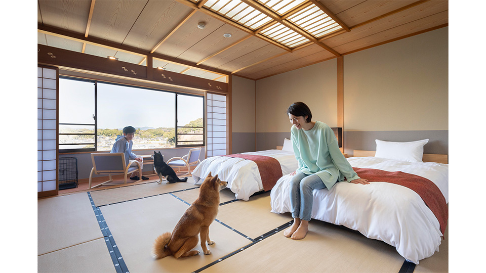 客室全てがわんちゃんOK。浜名湖を望みながら素敵な1日をお過ごしください。