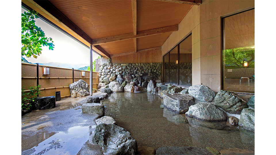 奥香肌峡温泉「黄金のにごり湯」をお楽しみくださいませ。