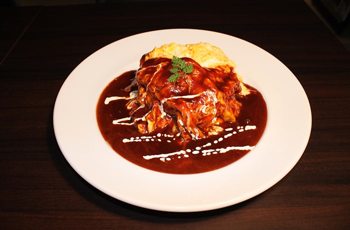 「ふわっとろ〜りオムライス」はお店のイチオシのメニュー！