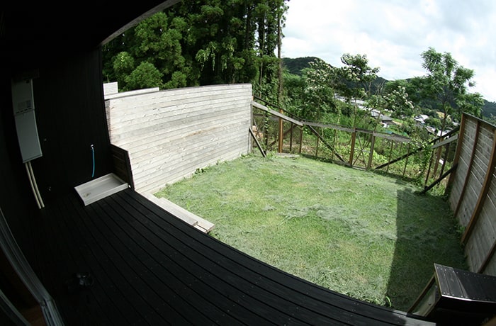 客室からは緑いっぱいの眺望が開けます。