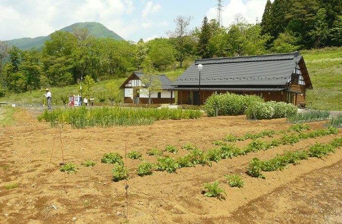 畑と作業棟があります。公園内とは思えませんね！