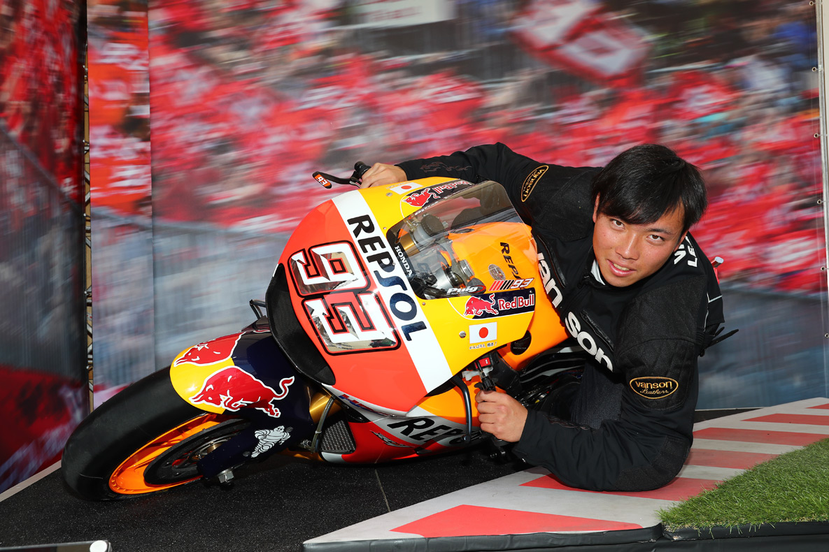 画像：なりきり！MotoGPライダー