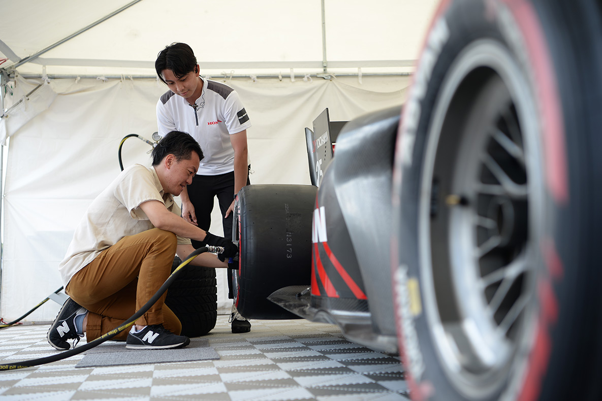 画像：SUPER FORMULA タイヤ交換チャレンジ