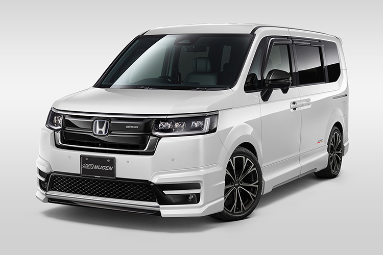 画像：無限パーツ装着車展示・アパレル・グッズ販売