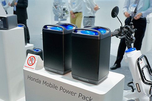 着脱・可搬式バッテリー “Honda Mobile Power Pack”