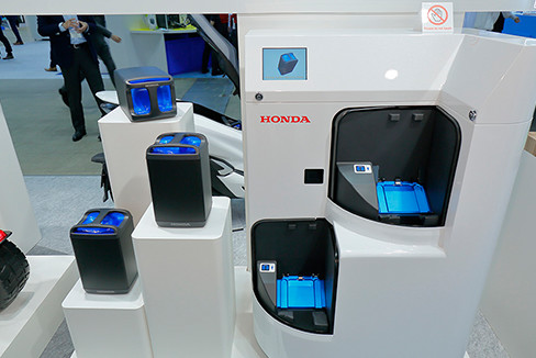 充電ユニット “Honda Mobile Power Pack Exchanger”