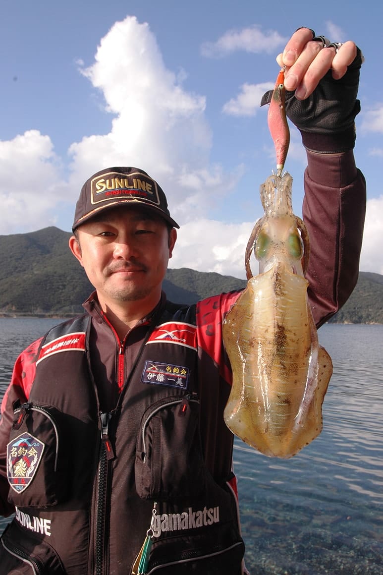 福江島はアオリイカの好釣り場でもある。これは伊藤さんが玉之浦で釣ったアオリイカ