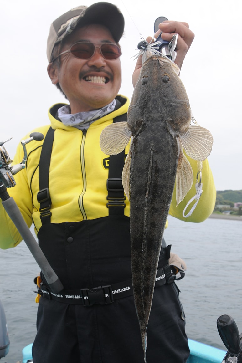 もっともよく釣れるのは30cmから40cmまで。上アゴにがっちりとフッキングが決まっている