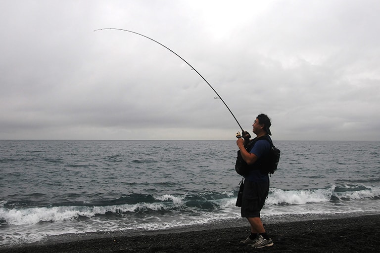 中小型回遊魚といってもパワーは侮れない。縦横無尽に走り回る青もののファイトには誰もがアツくなる！