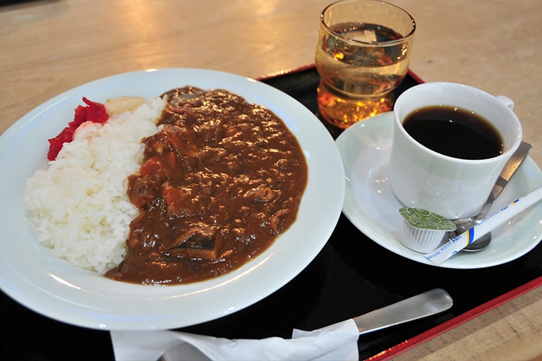 『川の駅 ふれあい館』では食事もできる