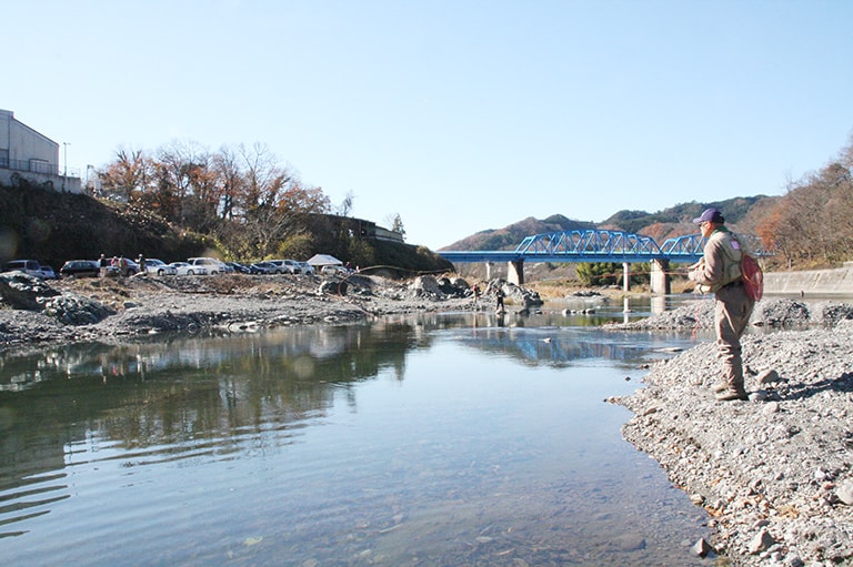 埼玉県／荒川のニジマス釣り