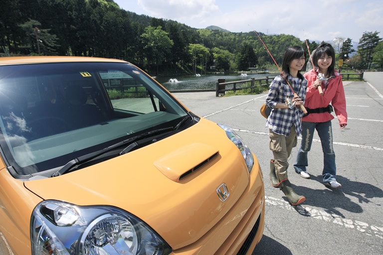 駐車場は約400台収容、広いです