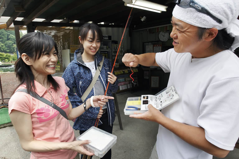 初めての釣り場では、受付の際に情報をガッツリ聞いちゃうのが大事です