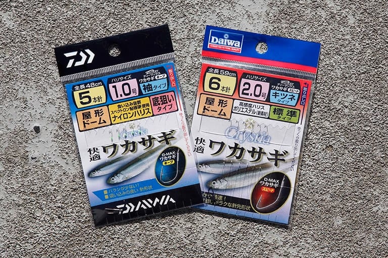 ワカサギでは市販の仕掛けを使うのが一般的。この日は、DAIWA（グローブライド）製のドーム船用仕掛けを使用した。絡みやすいし、マスやブラックバスなど大型魚に切られることもあるので、少し多めに用意しておこう