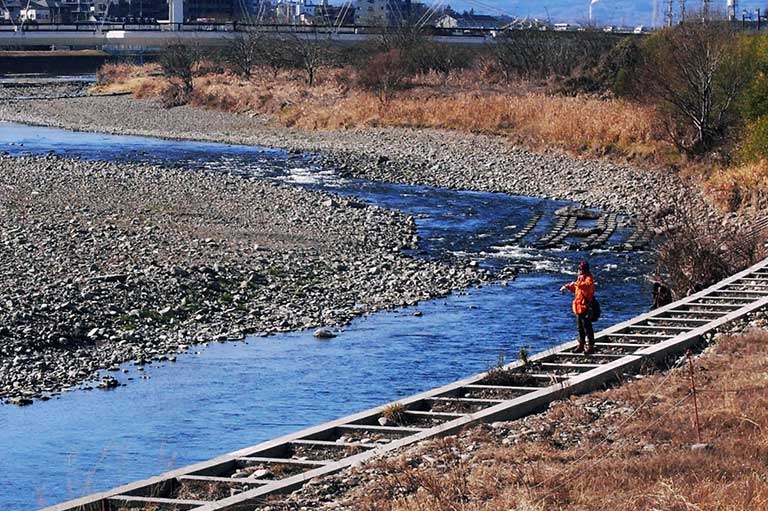 誰でも川魚の王様の強い引きを体感！初めての「パンコイ」入門
