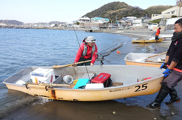 離岸 着岸の方法とボートの漕ぎ方 海のレンタルボート釣り入門 Honda釣り倶楽部 Honda