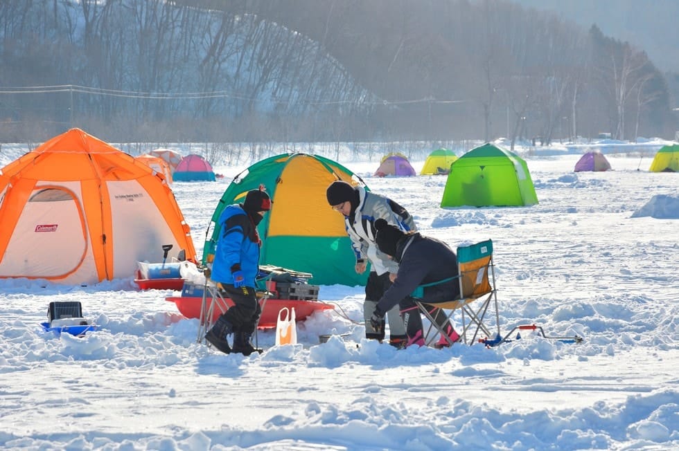 話題のドーム船も氷上釣り場も 人気のワカサギ釣り場10選 Honda釣り倶楽部 Honda公式サイト