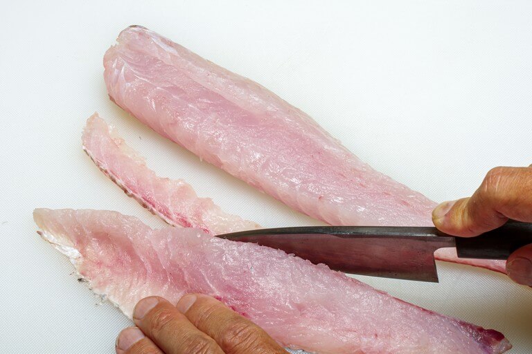 アカムツの簡単レシピ 焼き霜造りの刺し身 釣魚図鑑 Honda釣り倶楽部 Honda