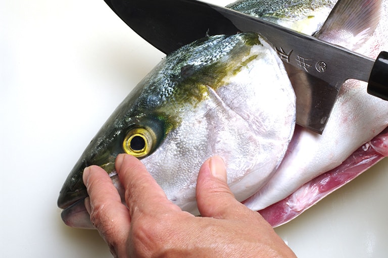 ブリのさばき方