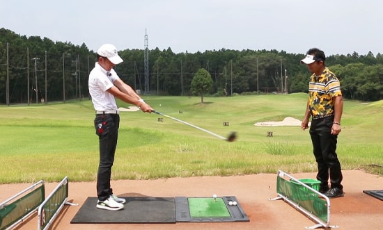 三觜プロがアマチュアの弱点を克服 遠心力が使えるボールとの距離 レッスン動画 Honda Golf Honda