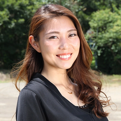 下川原リサ