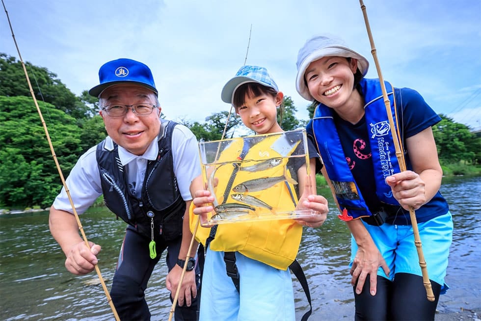 親子ではじめての川釣り！夏の川遊びでかけがえのない体験を！ | Honda Kids（キッズ） | Honda