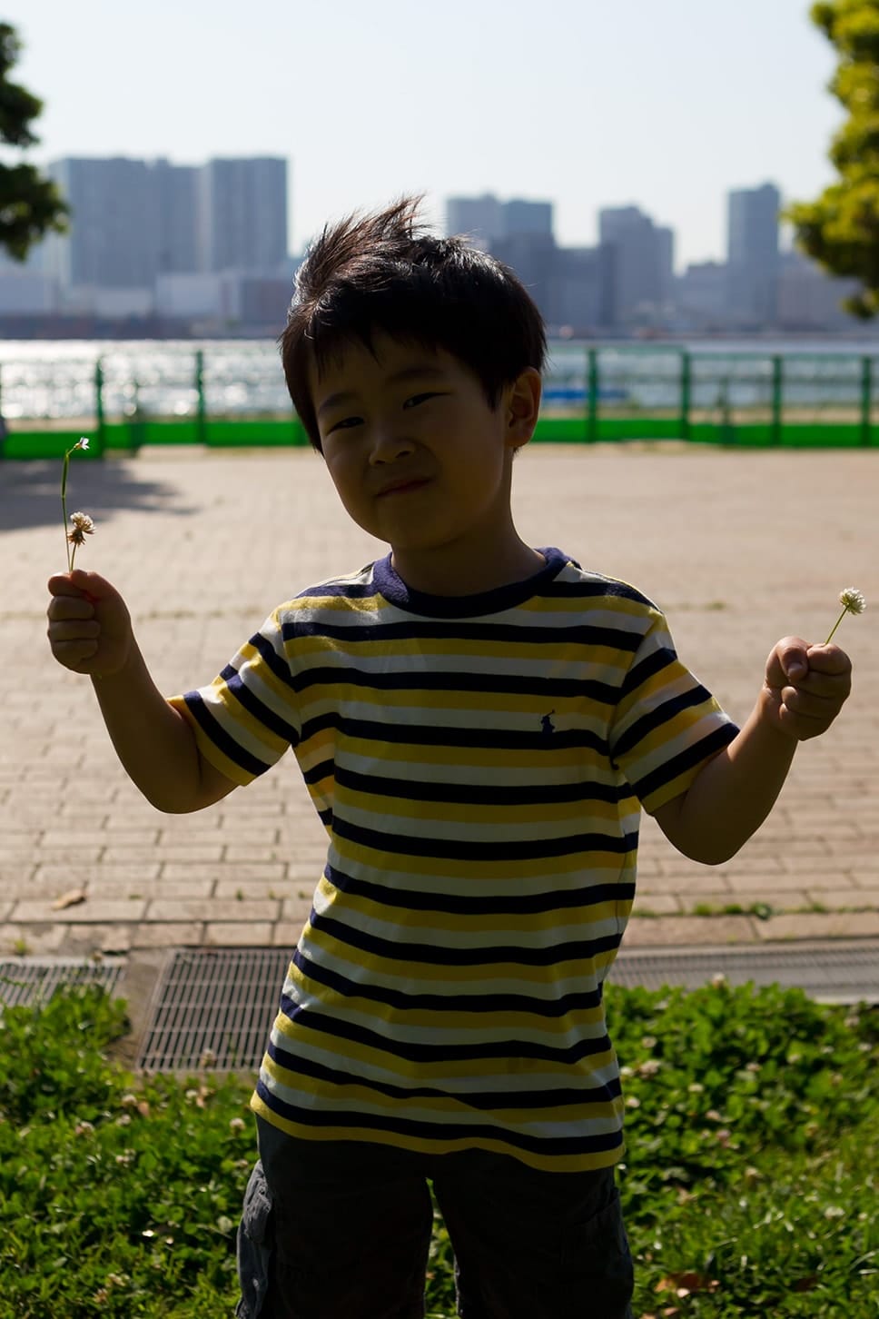 夏は逆光で撮ると顔が暗くなりがち･･･