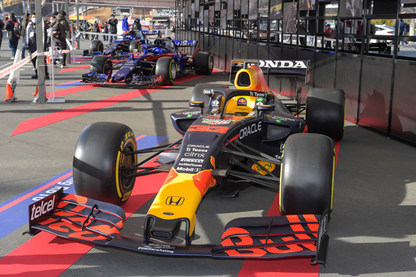 Red Bull Racing RB16ショーカー