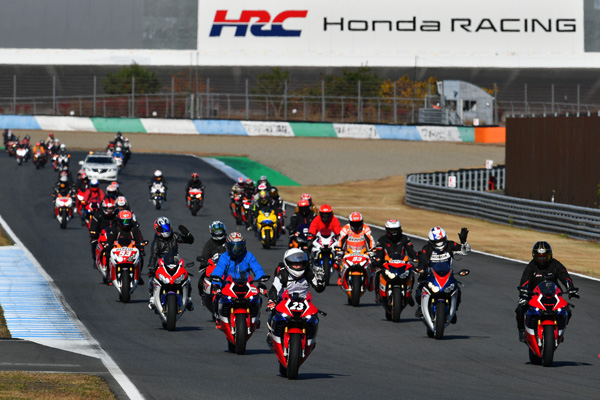 CBR Fireblade 30th Anniversary Owner's Parade