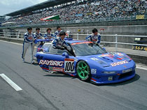 優勝を飾ったRAYBRIG NSX