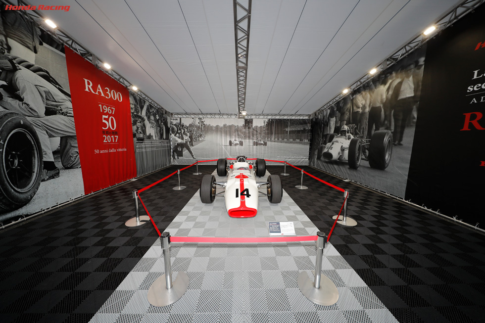 ヒストリックマシン展示(Honda RA300)