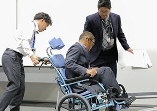 車いす乗車時の乗り心地確認