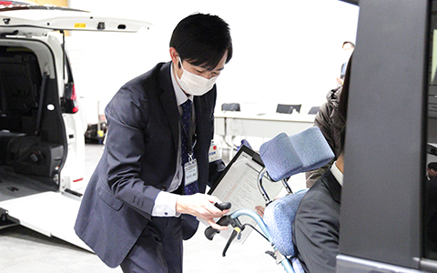 私にお任せください！