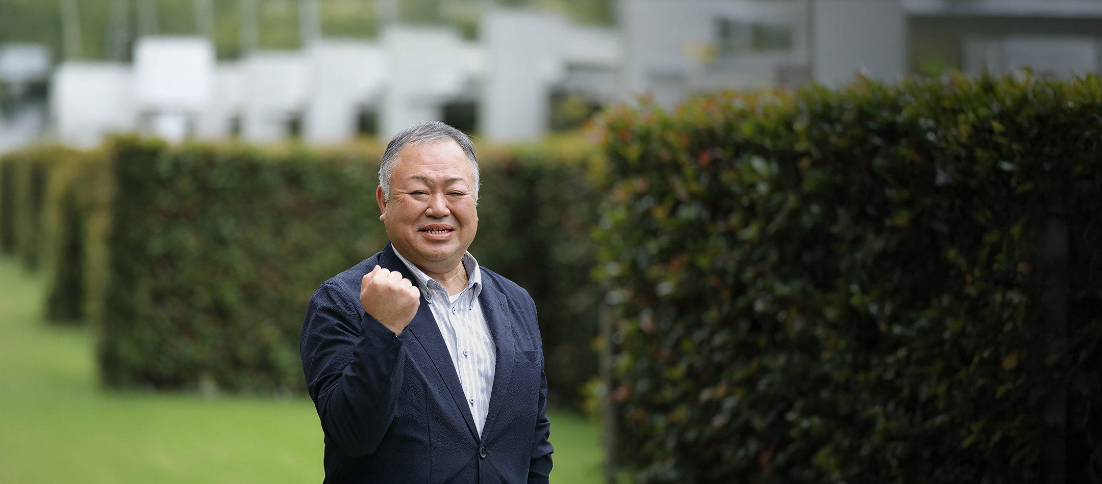 与羽 雅昭