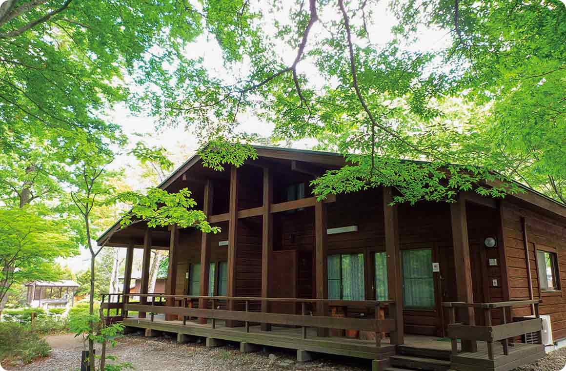 別荘気分が満喫できる森のコテージ