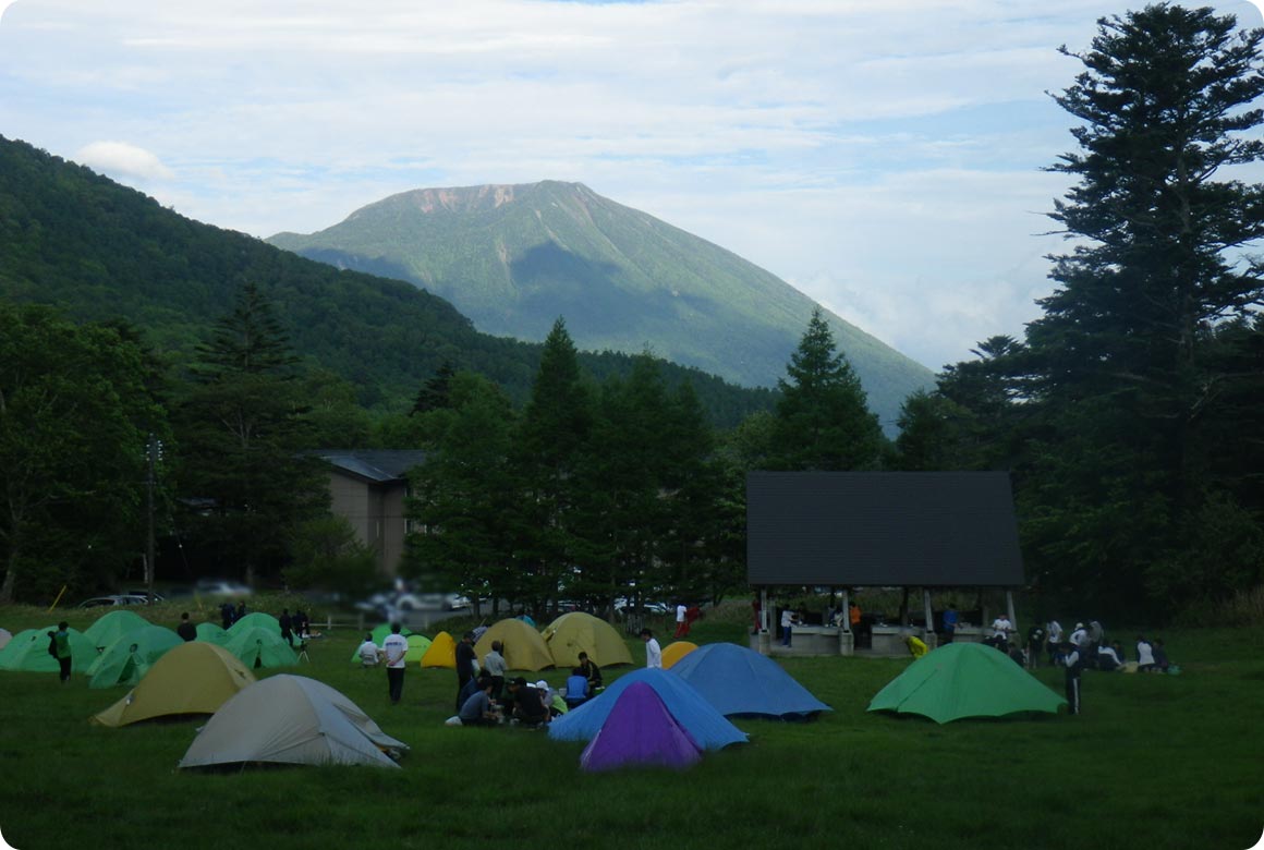日本百名山の一つで、標高2,486mの男体山の眺望