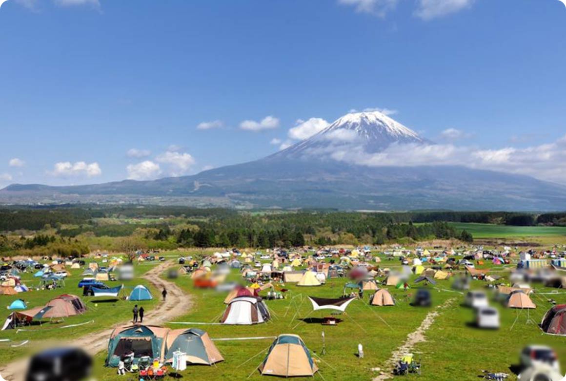 連休になると所狭しとテントが並ぶ