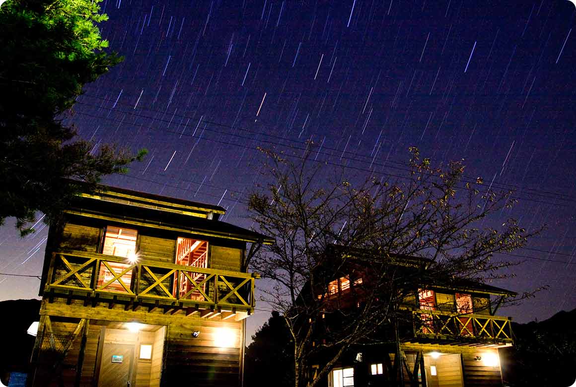 雲のない夜には、満点の星空が観望できる