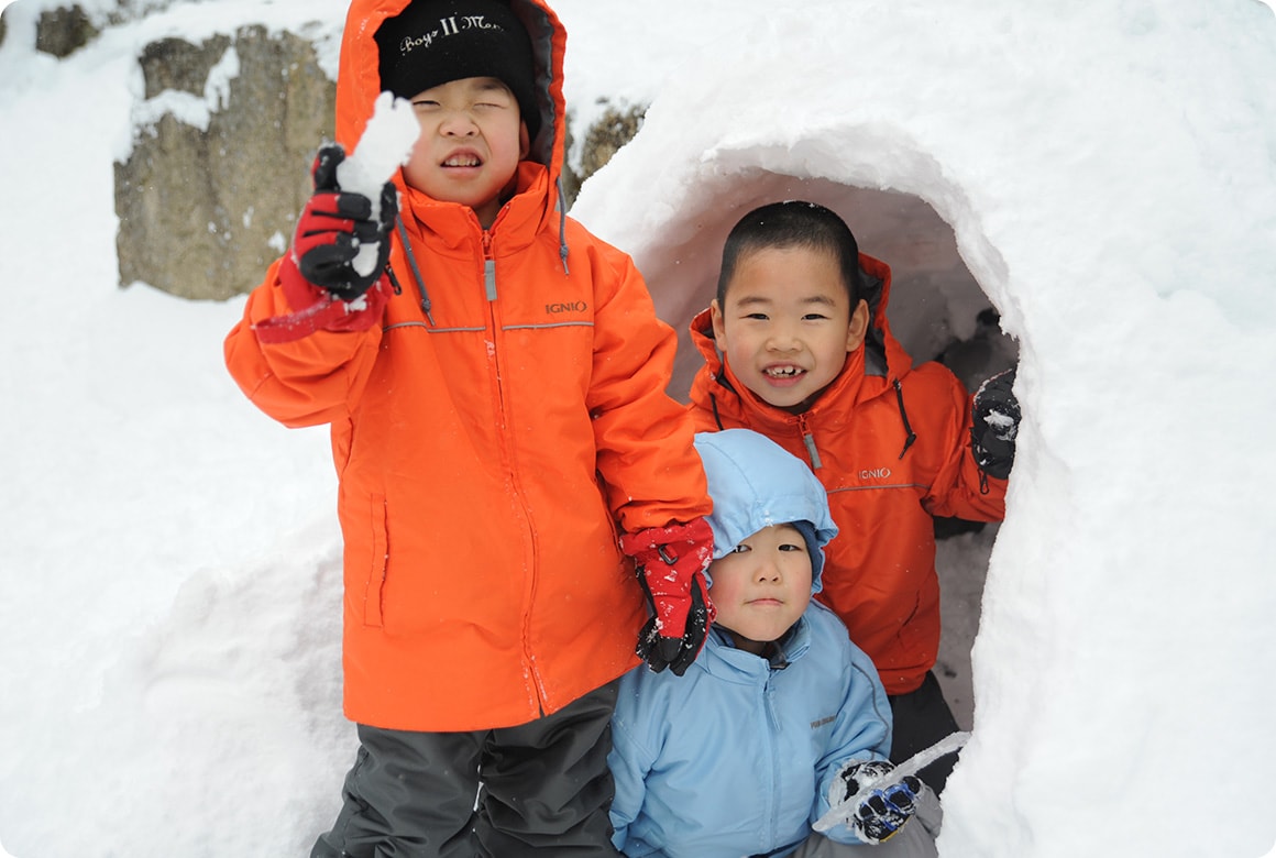 イベントなどは開催せず、存分に雪のある非日常を体験してもらいたいという思いでキャンパーを迎えると話すオーナー。その気持ちが子ども達に伝わっているように見えます