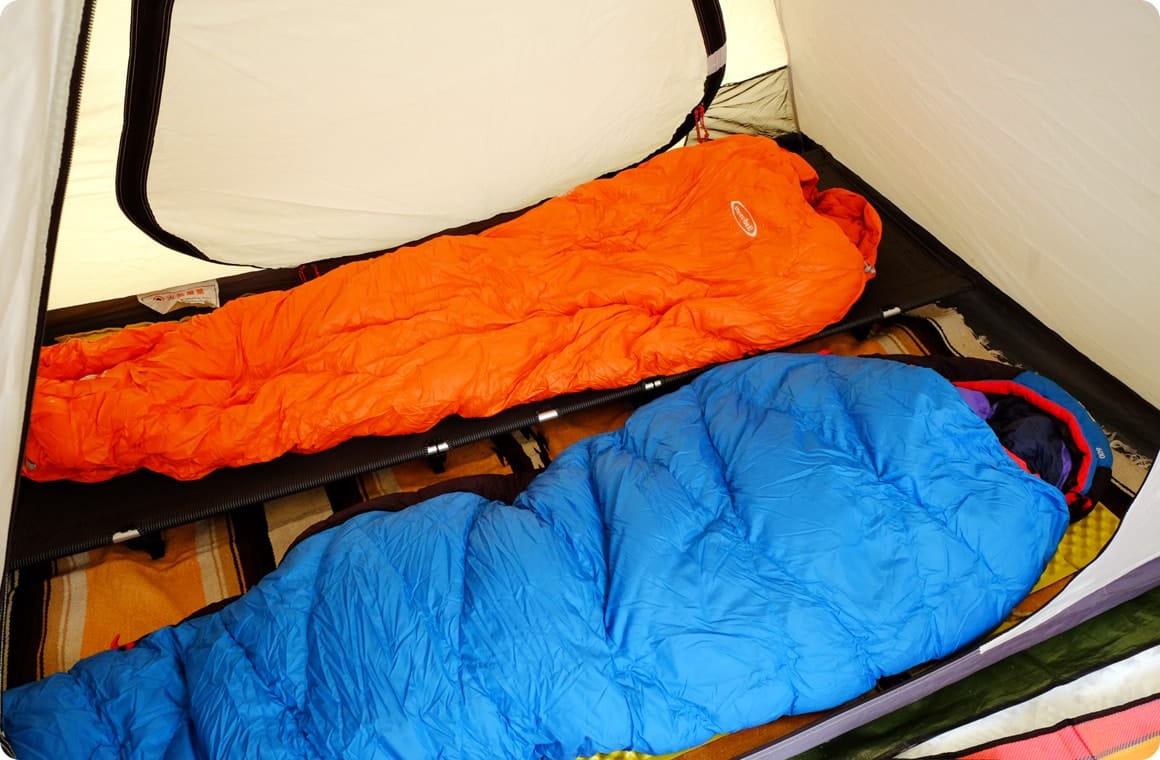 雪中キャンプで暖かく眠るには？寝室の作り方、寝るときの防寒対策 