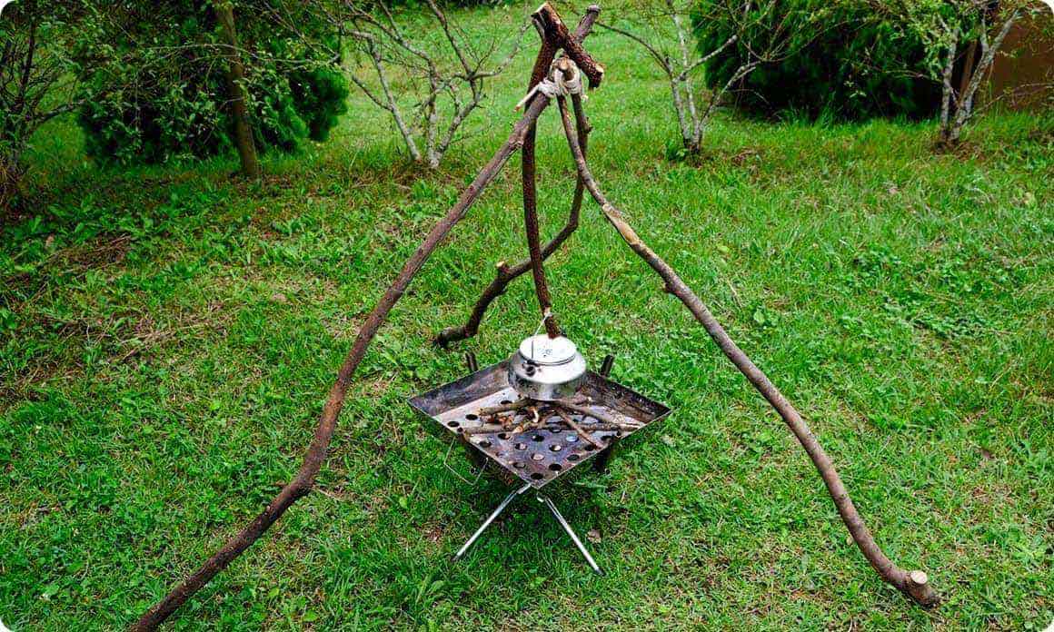 トライポッド枝木でトライポッド 焚き火台 屋外 キャンプ 調理器具フックホルダ