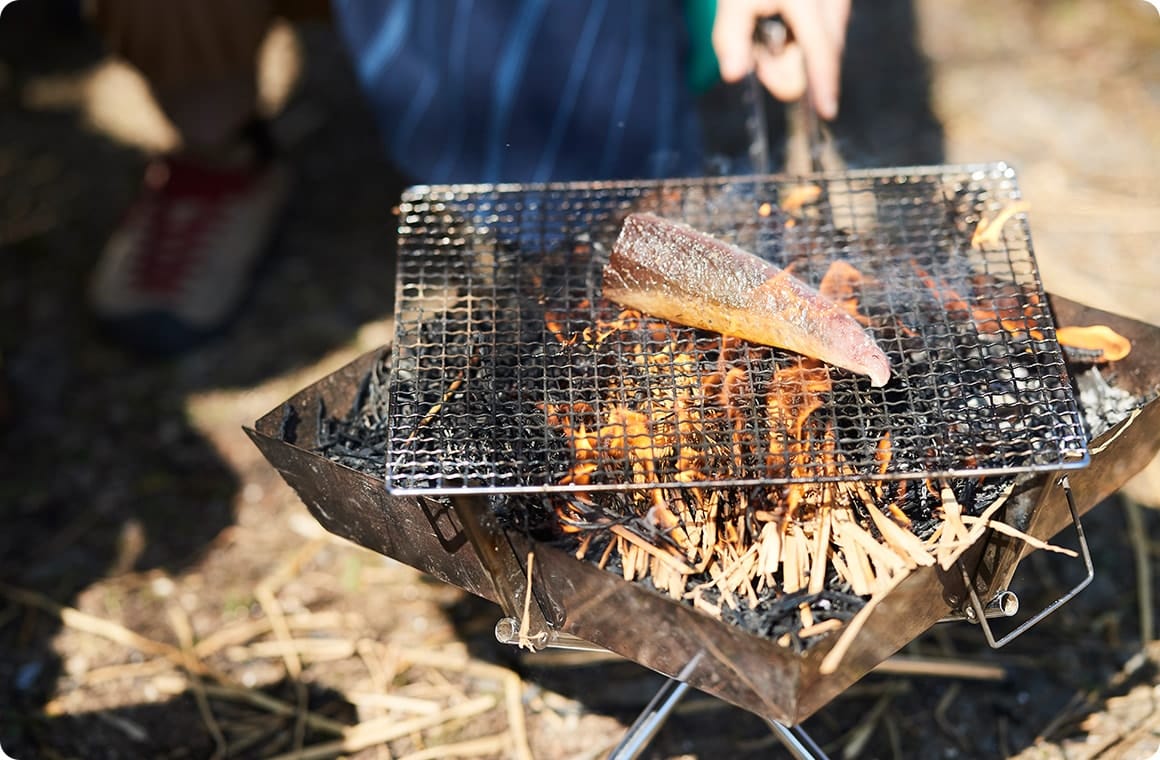 キャンプ道具で簡単！カツオの藁焼きの作り方と美味しく作るコツ