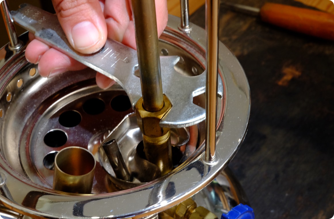 自分で直せる 加圧式灯油ランタンのメンテナンス術 キャンプ道具のマメ知識 Hondaキャンプ Honda