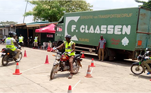 ナイジェリア唯一の二輪車安全運転講習