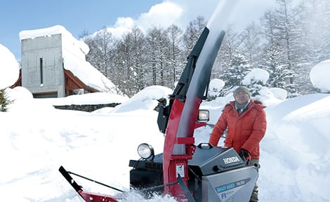 圧倒的な除雪力と使いやすさ先進装備の大型除雪機