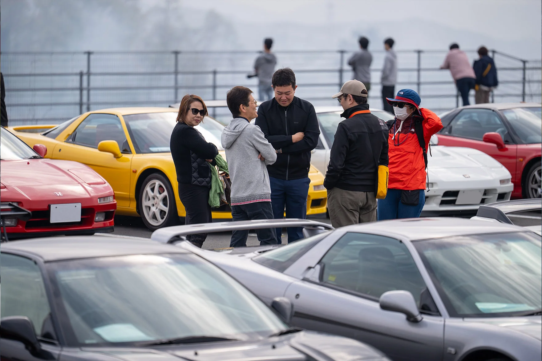 語らいを楽しむNSX、S2000オーナーのみなさま