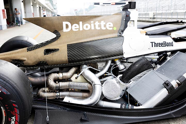 Hondaの開発車に搭載された排気管